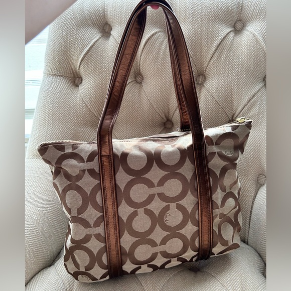 Coach Poppy Tote Handbag - Picture 3 of 13